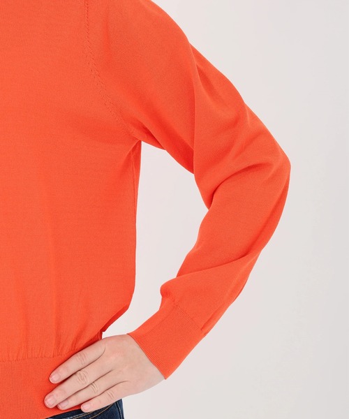 STRAWBERRY-FIELDS（ストロベリーフィールズ）の「サラフィール_変形メタル釦カーディガン（カーディガン/ボレロ・レディース・オフホワイト/ブラック/ネイビー/オレンジ・2）」の11枚目の写真