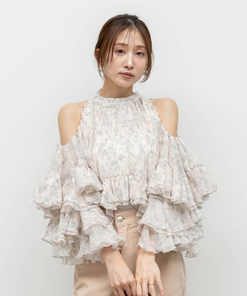 RANDA（ランダ）の「ラッフルフリルオフショルダーブラウス（シャツ/ブラウス・レディース・ホワイト系その他/アイボリー・0/1）」の2枚目の写真