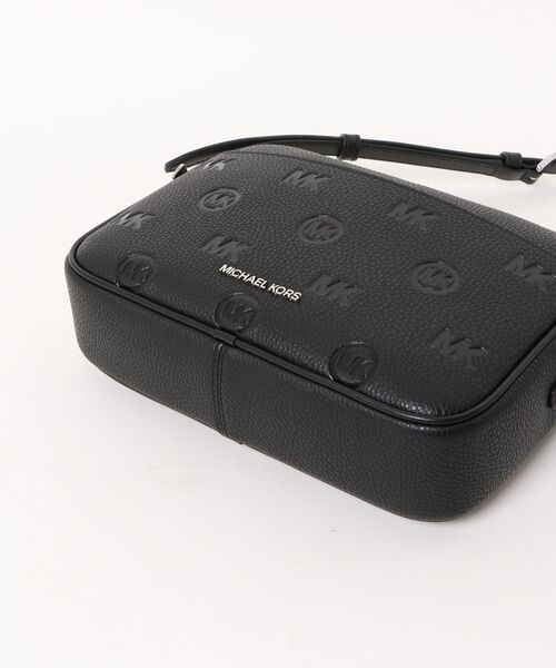 MICHAEL KORS(マイケルコース)の「JET SET TRAVEL LG CAMERA XBODY Crossbody(ショルダーバッグ・レディース・ブラック・FREE)」の3枚目の写真