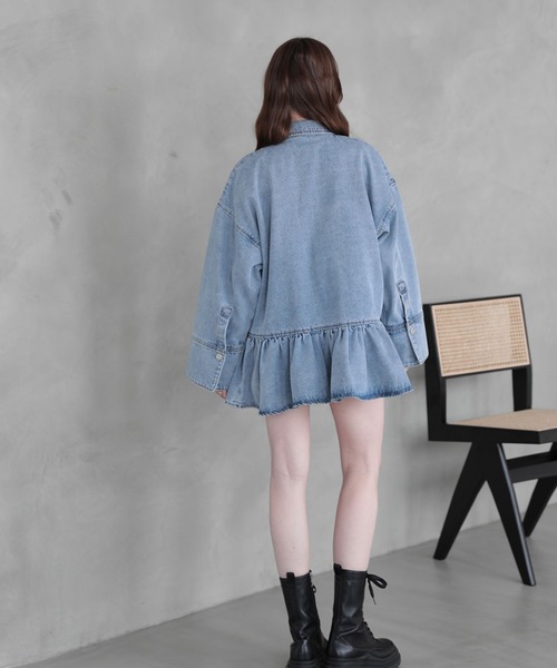 M y u(ミュー)の「FRILL OVER DENIM SHIRT(シャツ/ブラウス・レディース・ブルー・FREE)」の17枚目の写真