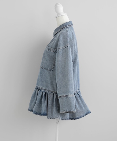 M y u(ミュー)の「FRILL OVER DENIM SHIRT(シャツ/ブラウス・レディース・ブルー・FREE)」の4枚目の写真