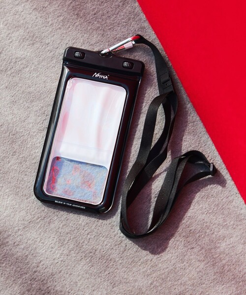 NANGA（ナンガ）の「NANGA × FREAK'S STORE/ナンガ × フリークスストア 別注 FLOATING PHONE PROTECT CASE フローティング フォーンプロテクト ケース（スマホケース/カバー・メンズ・ブラック・ONE SIZE）」の15枚目の写真