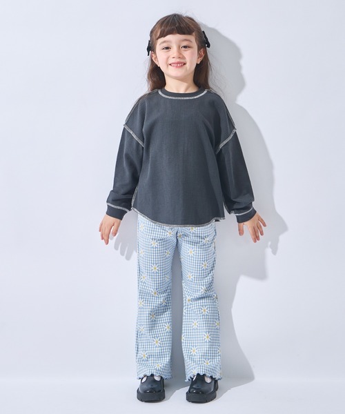 ever closet（エバークローゼット）の「ワッフル長袖Tシャツ（Tシャツ/カットソー・キッズ・ベージュ/チャコール/サックスブルー/イエロー系その他/ピンク・100cm/90cm/150cm/140cm/130cm/120cm/110cm）」の6枚目の写真