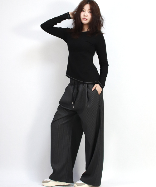 DEMARC(ドゥマーク)の「Pin Stripe Slacks Semi-Wide One-Tuck Pants(スラックス・レディース・チャコール・LARGE/MEDIUM)」の6枚目の写真