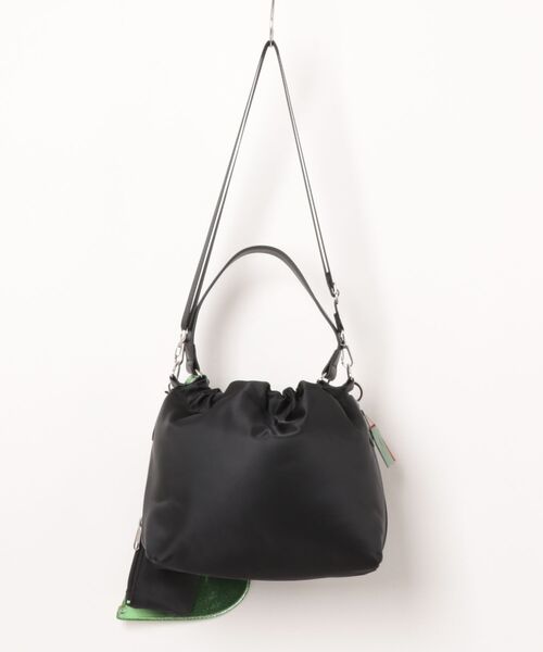 Cheek(チーク)の「heart pouch studs 2way shoulder(ショルダーバッグ・レディース・ブラック/カーキ/グレー・FREE)」の4枚目の写真