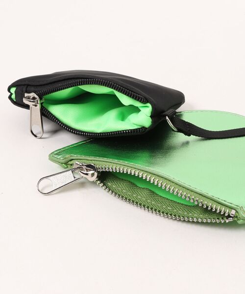 Cheek(チーク)の「heart pouch studs 2way shoulder(ショルダーバッグ・レディース・ブラック/カーキ/グレー・FREE)」の8枚目の写真