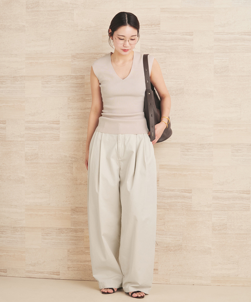 plage（プラージュ）の「LE PETIT PULLE / ル プティ プレ 別注 VN SLEEVLESS プルオーバー（ニット/セーター・レディース・ブラウン系その他/ライトグレー・FREE）」の3枚目の写真