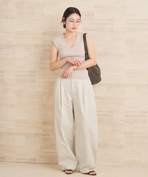 plage（プラージュ）の「LE PETIT PULLE / ル プティ プレ 別注 VN SLEEVLESS プルオーバー（ニット/セーター・レディース・ブラウン系その他/ライトグレー・FREE）」の5枚目の写真