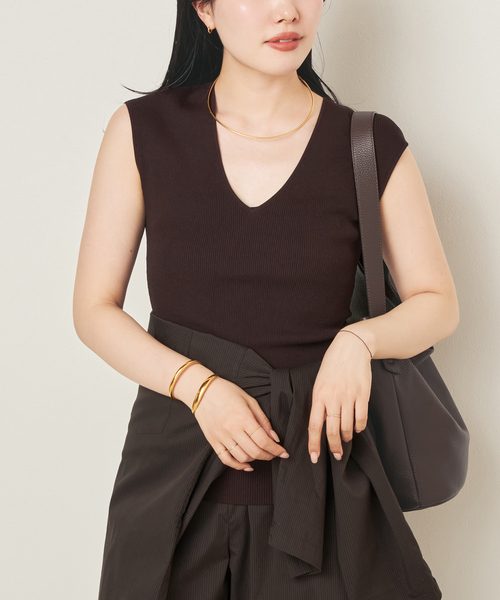 plage（プラージュ）の「LE PETIT PULLE / ル プティ プレ 別注 VN SLEEVLESS プルオーバー（ニット/セーター・レディース・ブラウン系その他/ライトグレー・FREE）」の15枚目の写真