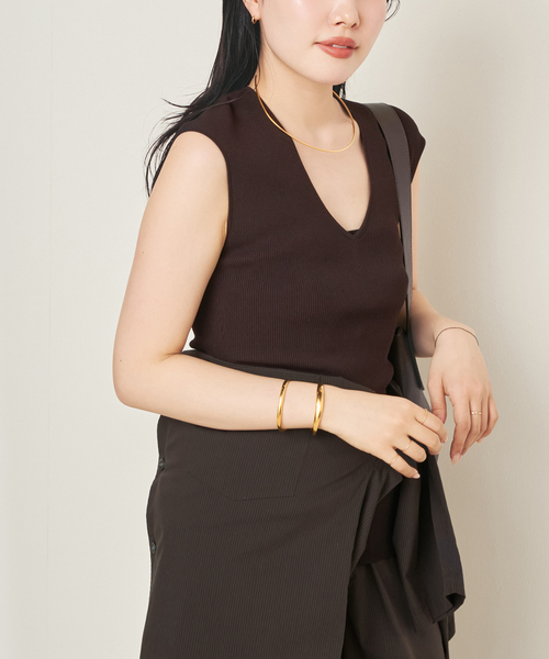 plage（プラージュ）の「LE PETIT PULLE / ル プティ プレ 別注 VN SLEEVLESS プルオーバー（ニット/セーター・レディース・ブラウン系その他/ライトグレー・FREE）」の16枚目の写真