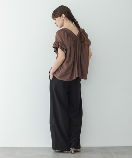 URBAN RESEARCH Sonny Label（アーバンリサーチサニーレーベル）の「シャーリングフリルスリーブプルオーバー（シャツ/ブラウス・レディース・ブラック/ベージュ/ブラウン・FREE）」の17枚目の写真