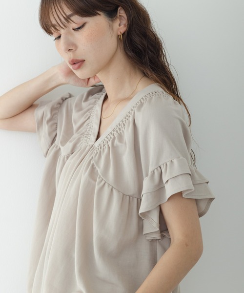 URBAN RESEARCH Sonny Label（アーバンリサーチサニーレーベル）の「シャーリングフリルスリーブプルオーバー（シャツ/ブラウス・レディース・ブラック/ベージュ/ブラウン・FREE）」の19枚目の写真