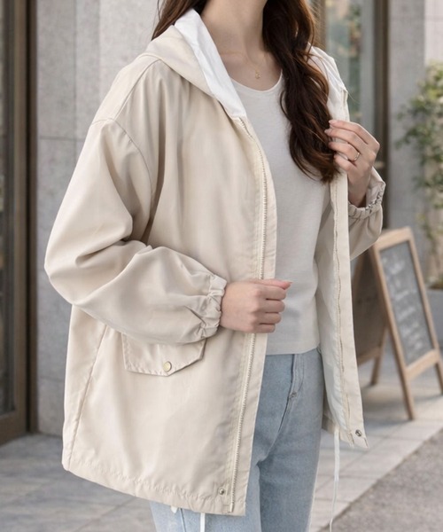 Dewlily(デューリリー)の「普段着に1枚あると便利! フーデッドライトアウター レディース(マウンテンパーカー・レディース・ブルー/アイボリー/レッド・FREE)」の2枚目の写真