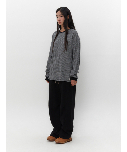 TUOMIO（トゥオミオ）の「OVERSIZED STRIPE LONG SLEEVES [BLACK]（Tシャツ/カットソー・レディース・その他・1/2）」の3枚目の写真