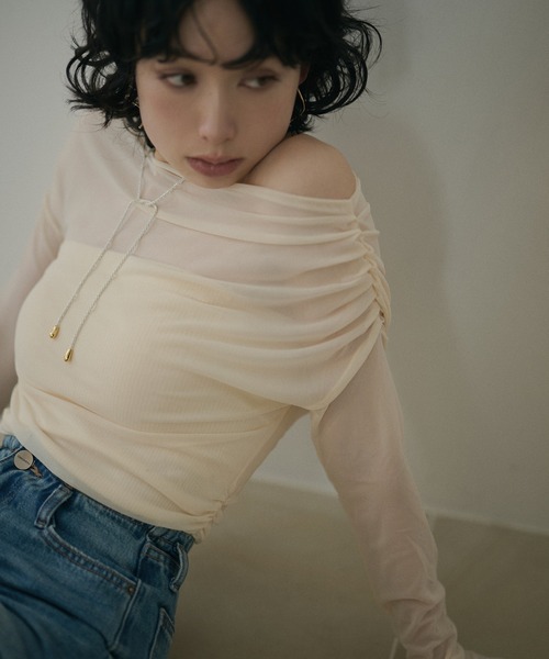 LAULEN（ローレン）の「sheer side gather drape tops /シアーサイドギャザードレープトップス（Tシャツ/カットソー・レディース・アイボリー/ブラック・FREE）」の5枚目の写真