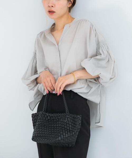 URBAN RESEARCH ROSSO WOMEN(アーバンリサーチ ロッソ)の「『WEB限定』コットンボイルバルーンスリーブブラウス(シャツ/ブラウス・レディース・ミント/グレー系その他/ブラック・FREE)」の15枚目の写真