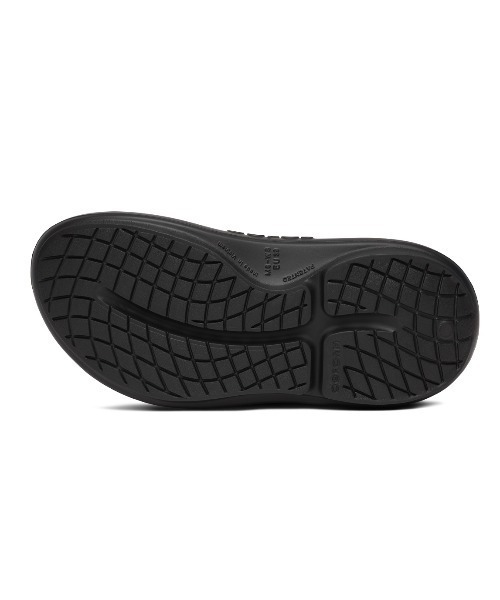 BEAVER（ビーバー）の「OOFOS/ウーフォス　OOYEA ウーヤー リカバリーサンダル（サンダル・レディース・ブラック・23/28/27/26/25/24）」の5枚目の写真