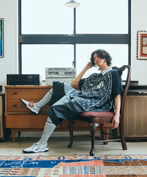 NIKE(ナイキ)の「ナイキ T90 SP メンズシューズ / Nike T90 SP Men's Shoes HJ9351-002 Metallic Silver(スニーカー・メンズ・シルバー・30/29/28.5/25.5/25/24.5/24/28/27.5/27/26.5/26/29.5)」の4枚目の写真