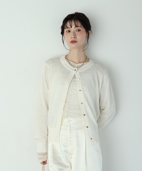 shetila(シェティラ)の「【UVカット/接触冷感/マシンウォッシャブル】さらっと快適、ゴールドボタンカーディガン(カーディガン/ボレロ・レディース・ブラック/オフホワイト/ブラウン/イエロー・M)」の9枚目の写真