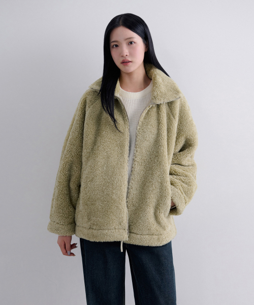 MUSINSA STANDARD WOMAN（ムシンサスタンダードウーマン）の「ウィメンズオーバーサイズテディフリースハイネックジップアップジャケット[セージ]（その他アウター・レディース・その他・X-SMALL/LARGE/MEDIUM/SMALL）」の2枚目の写真