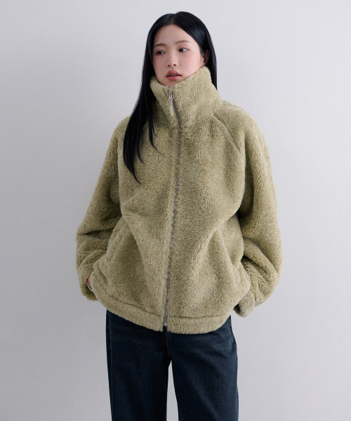 MUSINSA STANDARD WOMAN（ムシンサスタンダードウーマン）の「ウィメンズオーバーサイズテディフリースハイネックジップアップジャケット[セージ]（その他アウター・レディース・その他・X-SMALL/LARGE/MEDIUM/SMALL）」の8枚目の写真