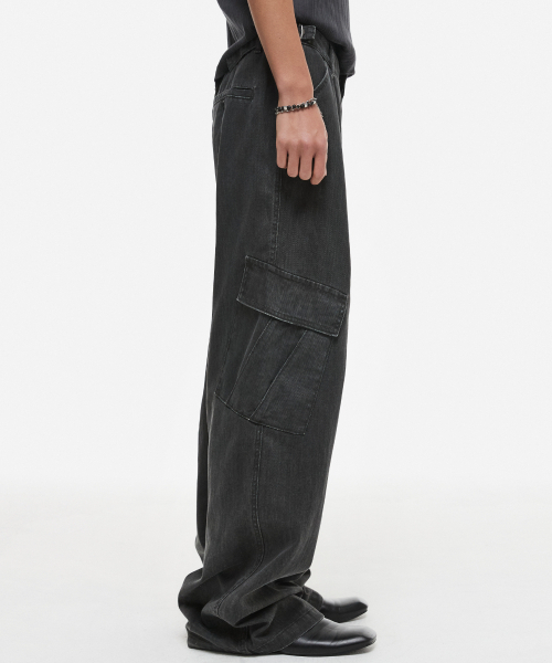 DNSR（ディーエヌエスアール）の「カチオンカーゴワイドパンツブラック（その他パンツ・メンズ・その他・SMALL/MEDIUM/LARGE/X-LARGE）」の4枚目の写真