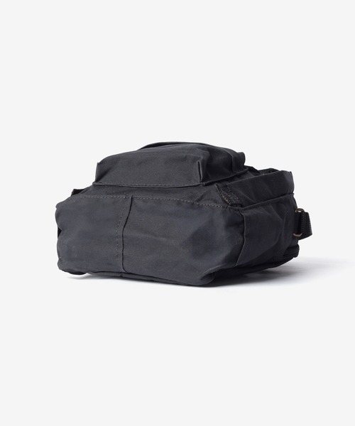 Fjallraven Kanken（フェールラーベンカンケン）の「FJALLRAVEN KANKEN SLING フェールラーベン ショルダーバッグ（ショルダーバッグ・レディース・グレー系1/ブラック/ミント/ネイビー/ダークグレー・FREE）」の16枚目の写真