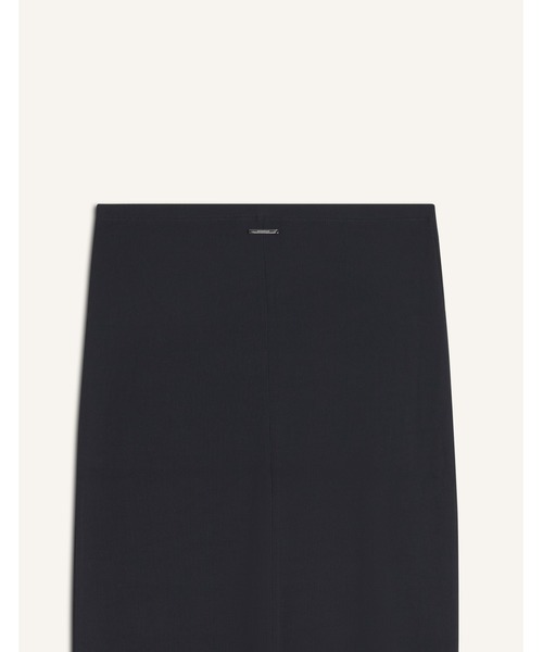 Maison Kitsune（メゾンキツネ）の「SOFT FINE RIB LONG SKIRT（スカート・レディース・ブラック・S/M/XS/L）」の4枚目の写真