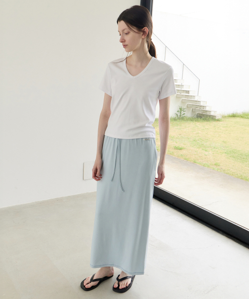 LEVAR(レバー)の「Jersey Straight Maxi Skirt - Polar Sky-Blue(スカート・レディース・その他・FREE)」の2枚目の写真