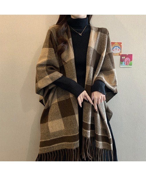 ADORE 新品　ポンチョタイプのアウター　お値下げいたしました ADORE 新品 ポンチョタイプのアウター お値下げいたしました ADORE