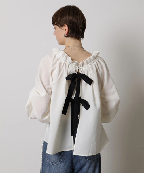 CADUNE(カデュネ)の「クールエアーオフショルブラウス(シャツ/ブラウス・レディース・ベージュ/ホワイト/ブラック・38/36)」の16枚目の写真