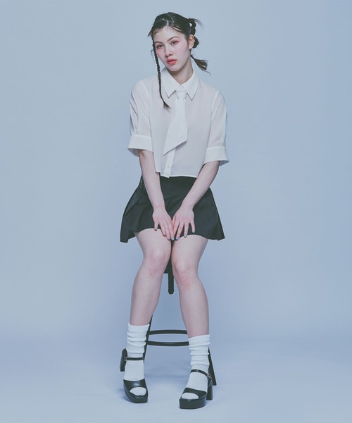 MARY QUANT(マリークワント)の「スカーフ付きクロップド ブラウス(シャツ/ブラウス・レディース・ブルー/ホワイト/ブラック・M)」の18枚目の写真