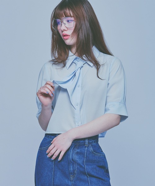 MARY QUANT(マリークワント)の「スカーフ付きクロップド ブラウス(シャツ/ブラウス・レディース・ブルー/ホワイト/ブラック・M)」の10枚目の写真