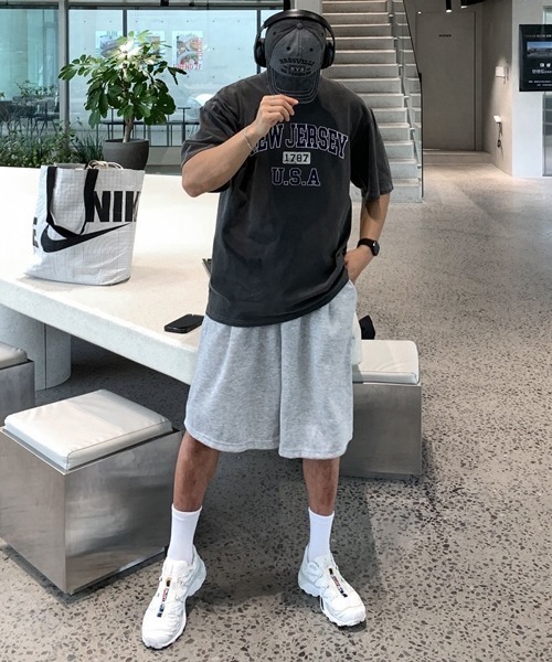 NOWLE(ノウル)の「【NOWLE】ピグメント加工 ヴィンテージライク カレッジロゴプリント 半袖 Tシャツ / ルーズシルエット(Tシャツ/カットソー・メンズ・ダークグレー・SMALL/MEDIUM/LARGE/X-LARGE)」の6枚目の写真
