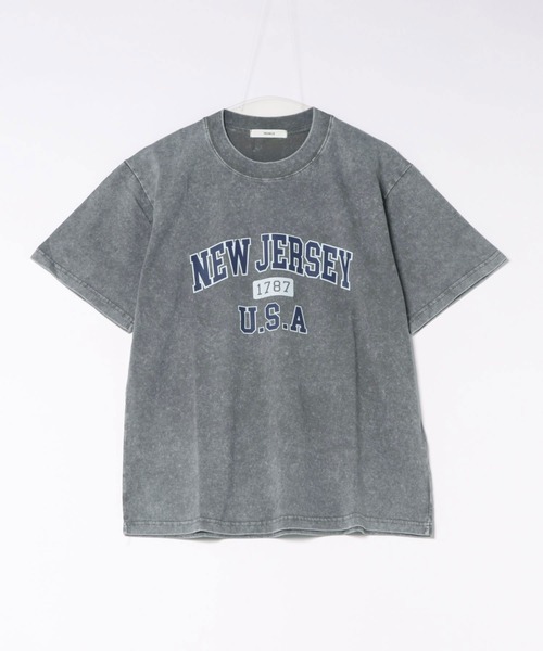 NOWLE(ノウル)の「【NOWLE】ピグメント加工 ヴィンテージライク カレッジロゴプリント 半袖 Tシャツ / ルーズシルエット(Tシャツ/カットソー・メンズ・ダークグレー・SMALL/MEDIUM/LARGE/X-LARGE)」の9枚目の写真