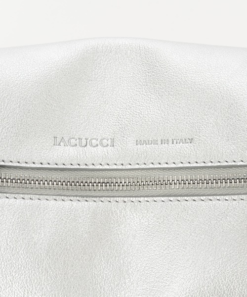 IACUCCI(イアクッチ)の「【予約】テンペリーノ SD LAMINATO(ショルダーバッグ・レディース・シルバー・FREE)」の4枚目の写真