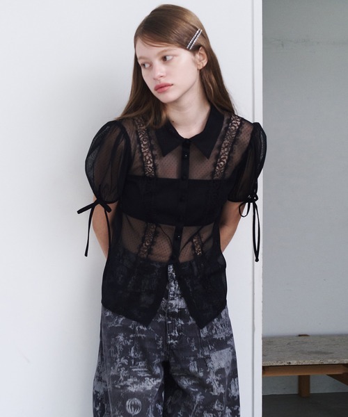 LE CIEL BLEU（ルシェルブルー）の「ドットチュール＆レースブラウス / Dot Tulle & Lace Blouse（シャツ/ブラウス・レディース・ネイビー/ブラック/オフホワイト・38/36）」の2枚目の写真