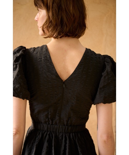 Estella.K(エステラケー)の「Josephine Soccer Dress バブルサッカーVネックドレス(ワンピース・レディース・ラベンダー/ライム/ホワイト/ブラック・FREE)」の6枚目の写真