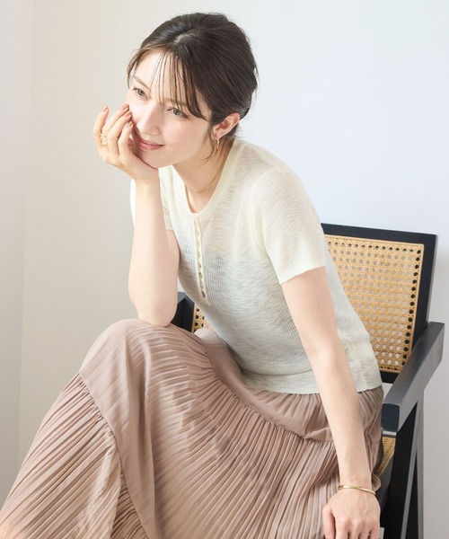 Futier land(フューティアランド)の「シェルボタン ヘンリーネックサマーニット(ニット/セーター・レディース・ピンク/モカ/オフホワイト・FREE)」の14枚目の写真