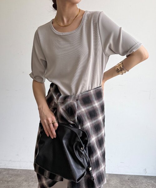 DouDou(ドゥドゥ)の「リブハーフスリーブワンピース(ワンピース・レディース・ブラック/グレイッシュベージュ/カーキ・36/38)」の5枚目の写真
