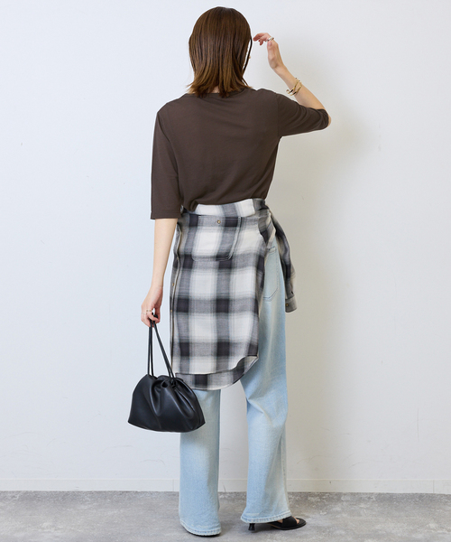 SLOBE IENA(スローブイエナ)の「《追加》シアー天竺5分袖Tシャツ(Tシャツ/カットソー・レディース・アイボリー/サックスブルー/ブラウン/ボルドー・FREE)」の21枚目の写真