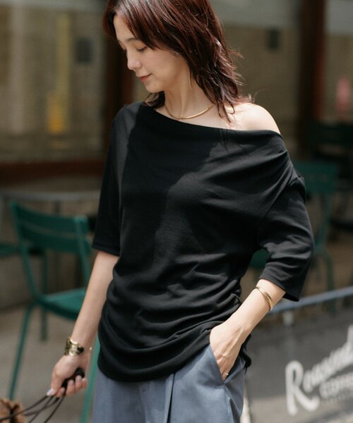 RIVE DROITE(リヴドロワ)の「予約【接触冷感性/マシンウォッシャブル】ゴブソデネックコンシャスカットソー(Tシャツ/カットソー・レディース・ブラック/オフホワイト/キャメル・FREE)」の1枚目の写真