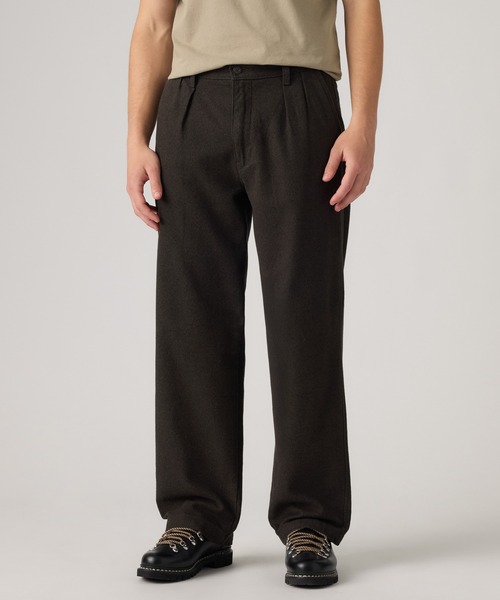 Levi's｜リーバイス（メンズ）のチノパンツ（ブラック/黒色系・ワイド