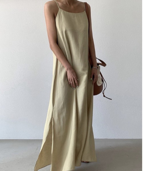 YUGA(ユーガ)の「YUGA_YGMC Korean-style Camisole dress(ワンピース・レディース・ブラック/ライトイエロー・FREE)」の2枚目の写真