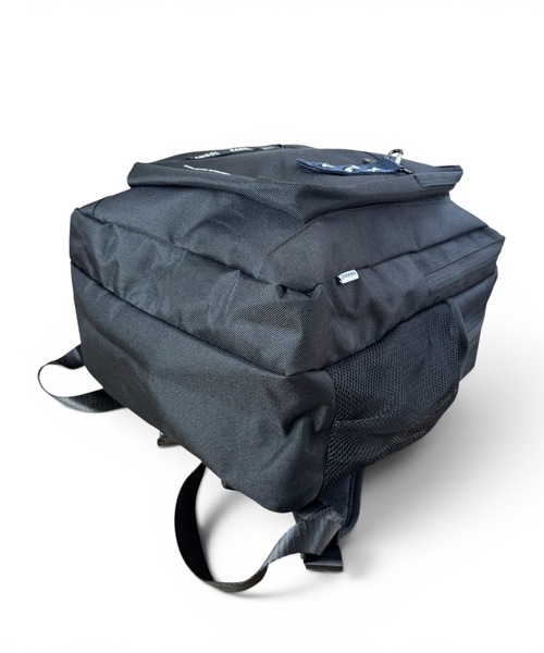 CHELSEA New York(チェルシーニューヨーク)の「KANGOL BOX LOGOSTRAP BP 25L(バックパック/リュック・レディース・ベージュ/ブラック/ブラック×ホワイト/チャコールグレー・FREE)」の8枚目の写真