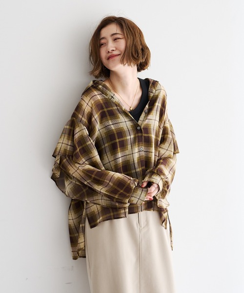 YECCA VECCA(イェッカヴェッカ)の「チェック柄シアーラッフルシャツ(シャツ/ブラウス・レディース・ブラック/ブラウン・FREE)」の1枚目の写真