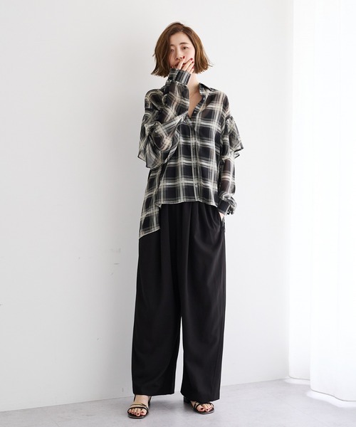YECCA VECCA(イェッカヴェッカ)の「チェック柄シアーラッフルシャツ(シャツ/ブラウス・レディース・ブラック/ブラウン・FREE)」の9枚目の写真