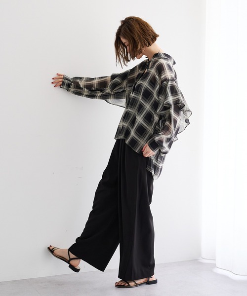 YECCA VECCA(イェッカヴェッカ)の「チェック柄シアーラッフルシャツ(シャツ/ブラウス・レディース・ブラック/ブラウン・FREE)」の12枚目の写真