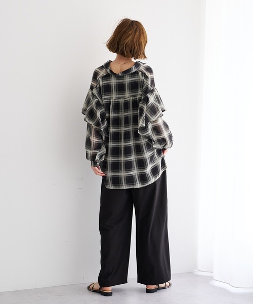 YECCA VECCA(イェッカヴェッカ)の「チェック柄シアーラッフルシャツ(シャツ/ブラウス・レディース・ブラック/ブラウン・FREE)」の14枚目の写真