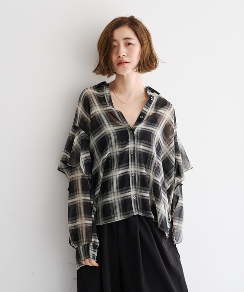 YECCA VECCA(イェッカヴェッカ)の「チェック柄シアーラッフルシャツ(シャツ/ブラウス・レディース・ブラック/ブラウン・FREE)」の3枚目の写真